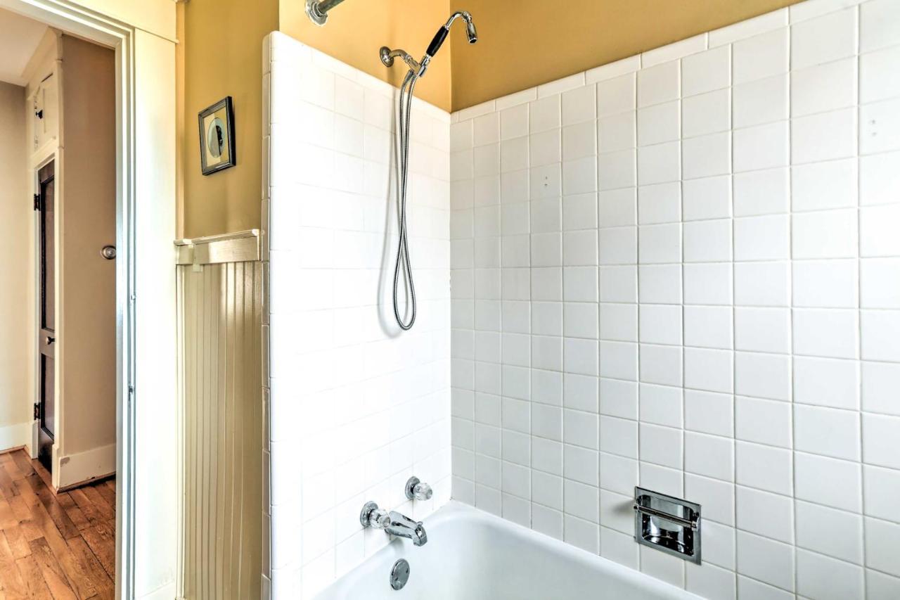 Lovely Apt, 1 Block To Downtown Данвил Екстериор снимка